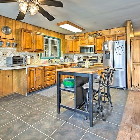 Pine Cabin In The Woods With Yard And Grill! Exterior foto