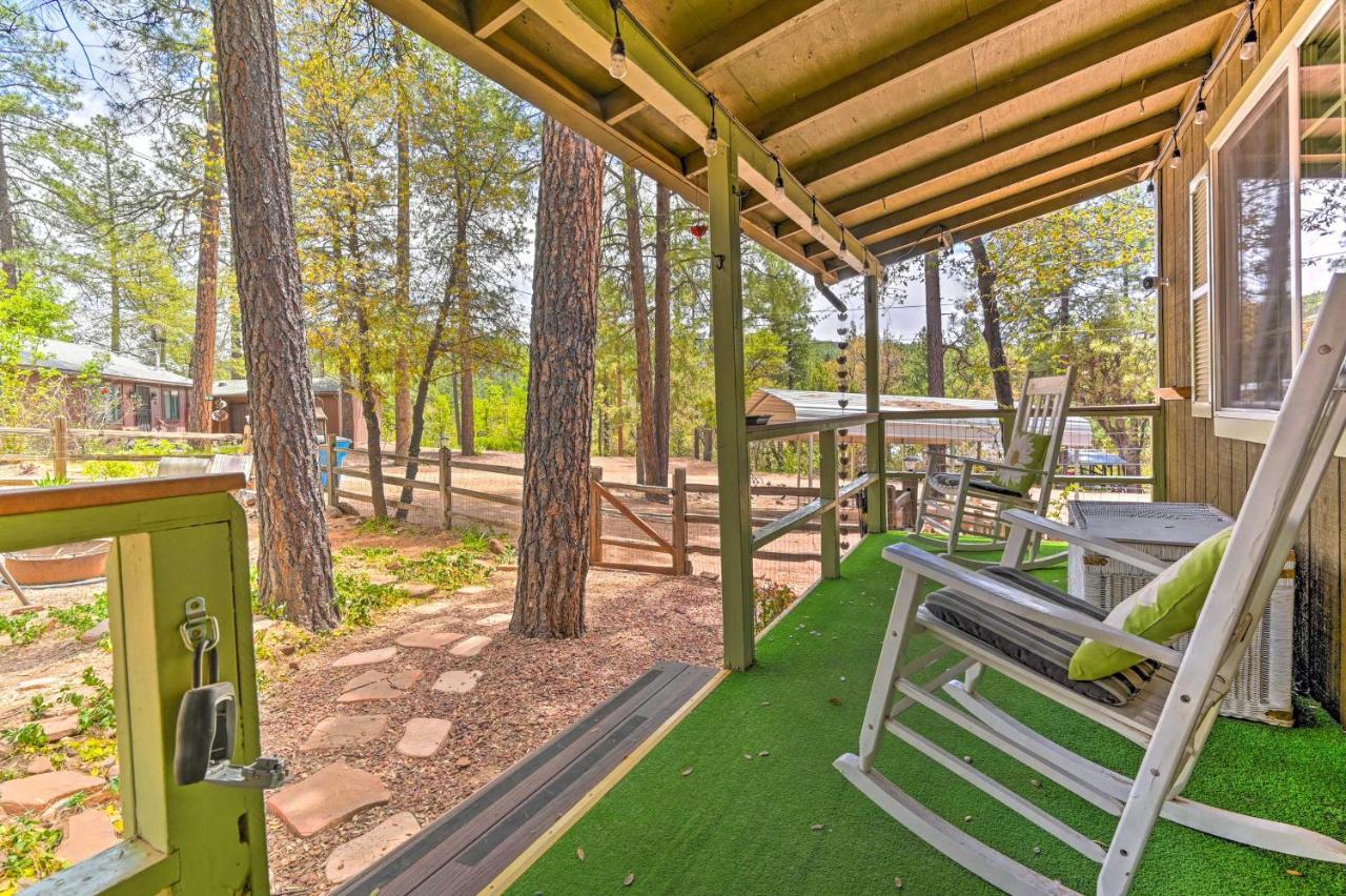 Pine Cabin In The Woods With Yard And Grill! Exterior foto